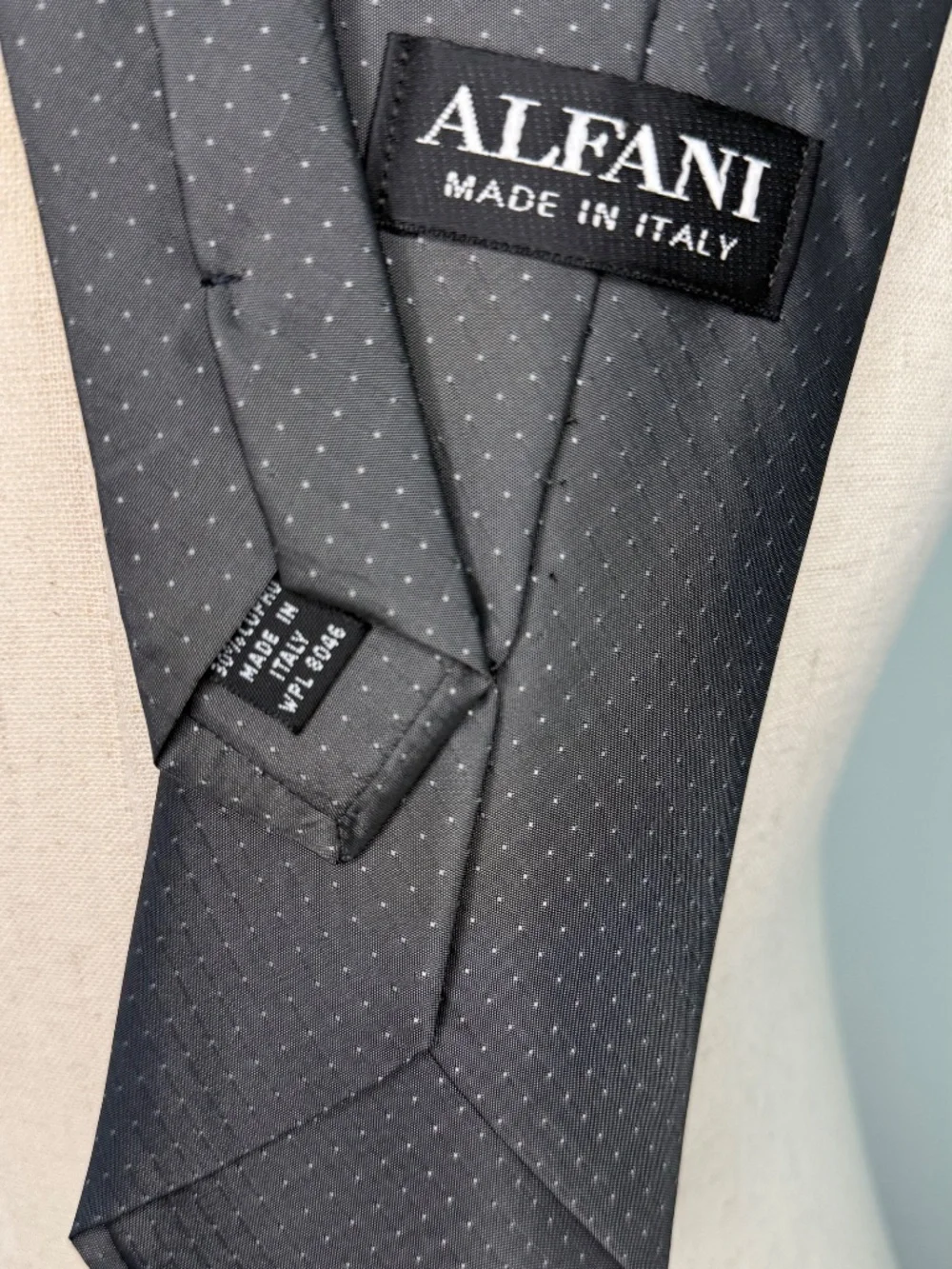 Alfani Mens Silk Tie Solid Grey Textured Modern Slim Microdot Minimalist Formal